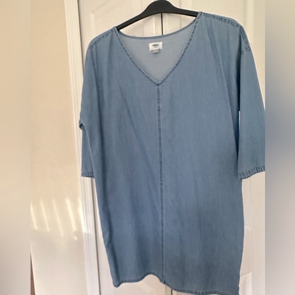 Old Navy 3/4 Sleeve, V-neck Light Denim Dress. Gently used. - Picture 1 of 11